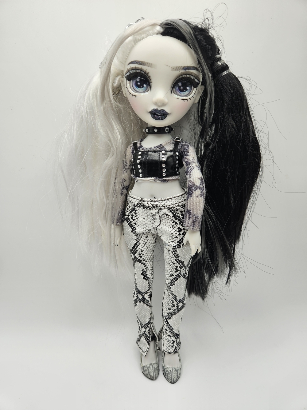 Rainbow High Shadow High Series 1 Heather Grayson Fashion Doll MGA Entertainment